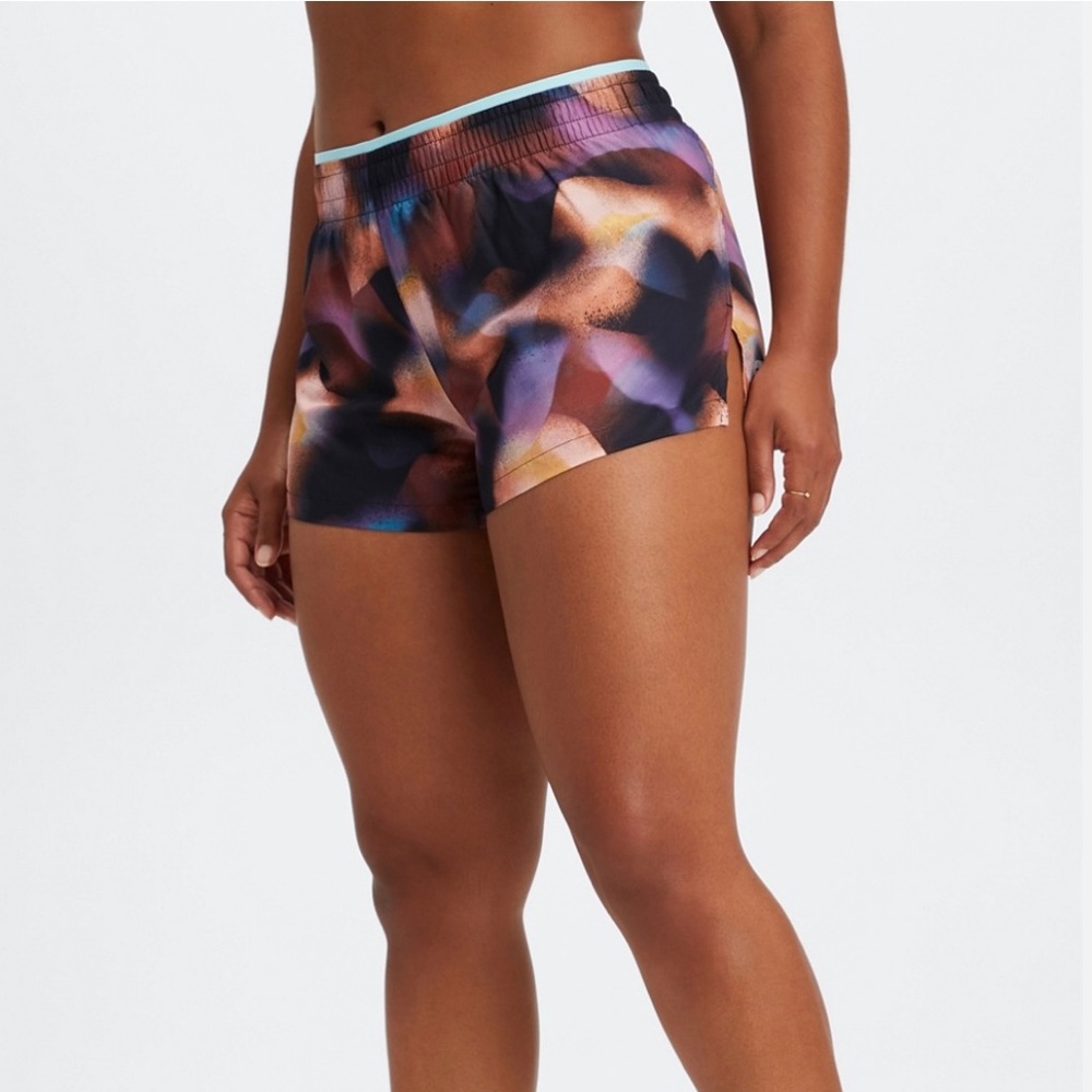 Fabletics Breathe Mid-Rise Run Short Small